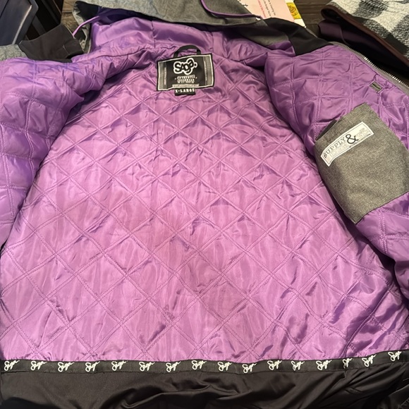 Saga Outwear hooded ski jacket. Size XL. - Picture 12 of 17